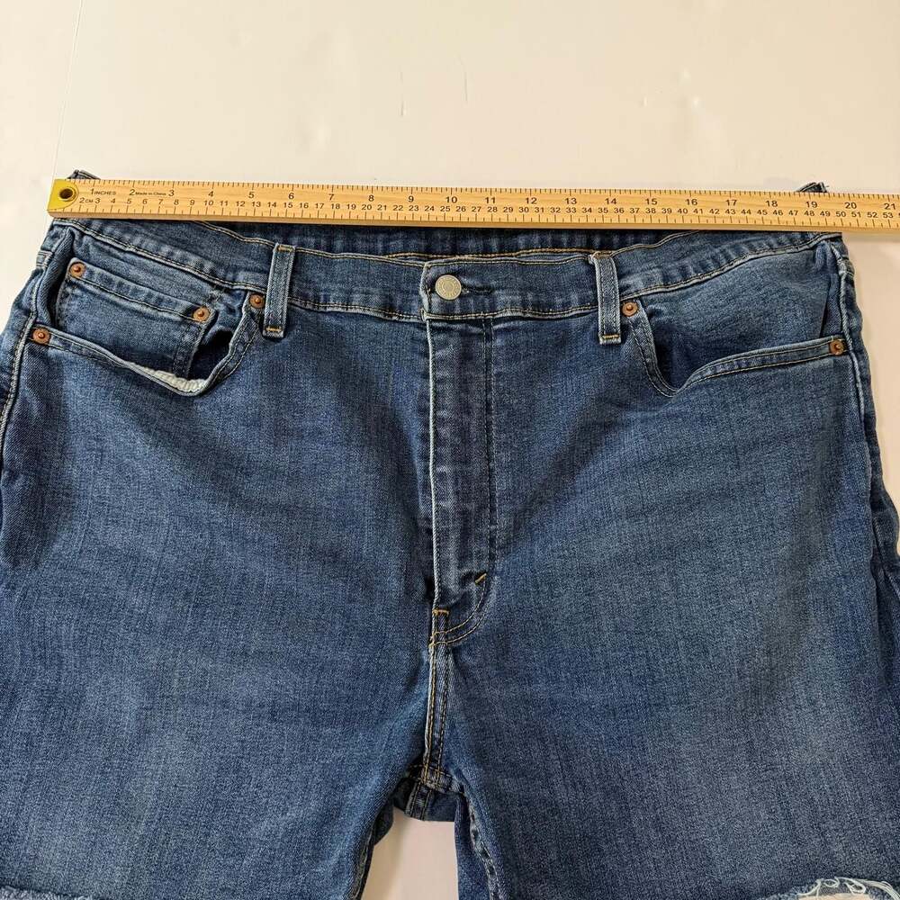Levi's 502 Regular Taper Cut-Off Raw Hem Denim Shorts Size W40 - Picture 12 of 15
